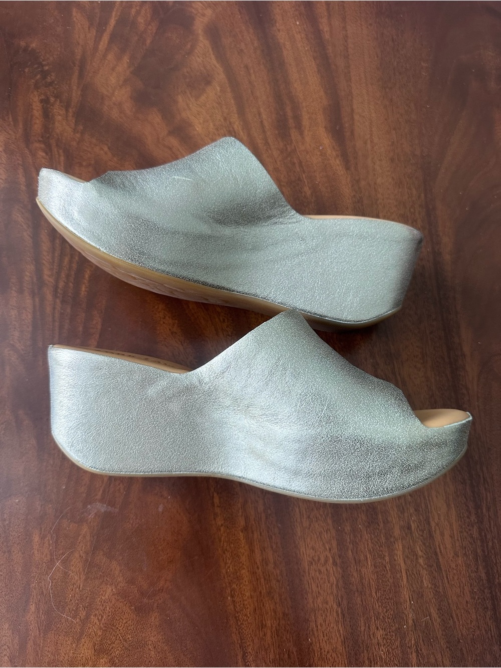 Kork-Ease Greer leather platform wedge slides metallic size 7 - Picture 6 of 9